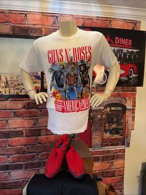 Guns N' Roses Logo White Tee - Gray Print